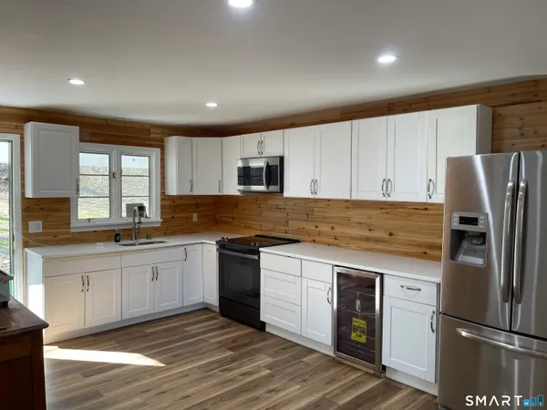 $3,000 | 37 Long Meadow Road, Oxford, CT 06478