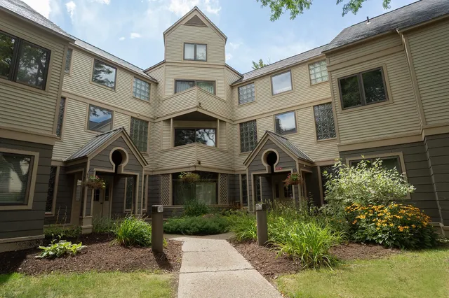 $485,000 | 49 High Point Drive, Unit A14, Stratton, VT 05360