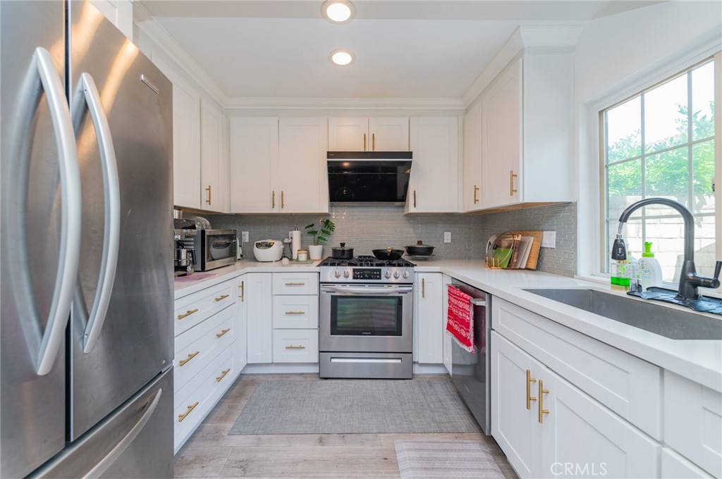 8 Deodar Irvine, CA 92604 - Photo 13 of 44