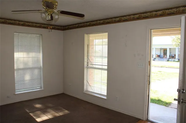 $750 | 701 Southwest 1st Street, Cooper, TX 75432