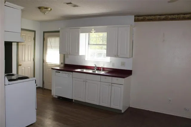 $750 | 701 Southwest 1st Street, Cooper, TX 75432