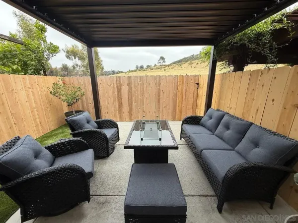 $2,995 | 8009 Calle Fanita, Santee, CA 92071