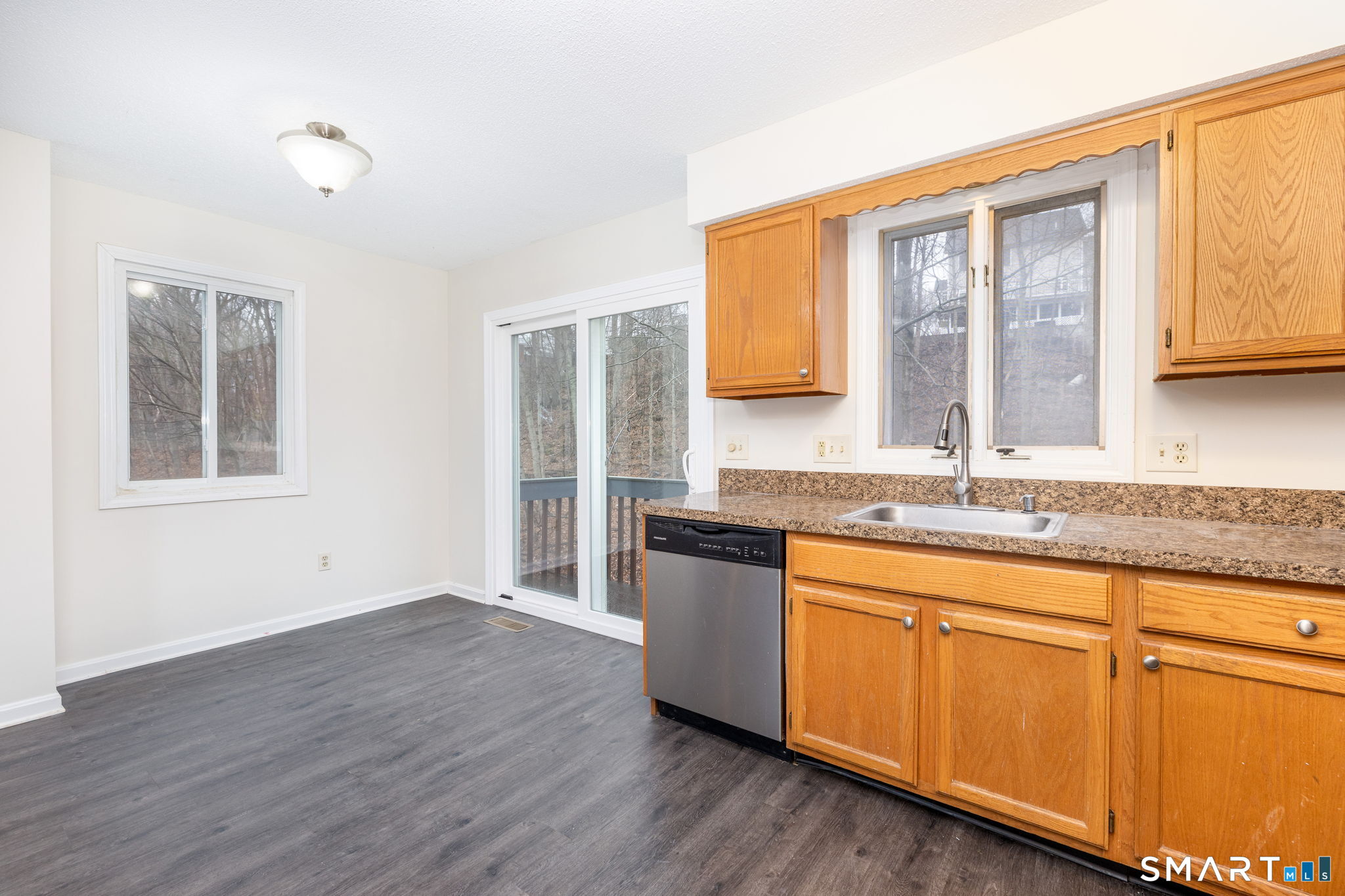 67 Woodland Ridge, Unit 67 Meriden, CT 06450 - Photo 9 of 33