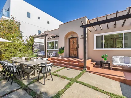 $1,895,000 | 1110 Queen Anne Place, Los Angeles, CA 90019