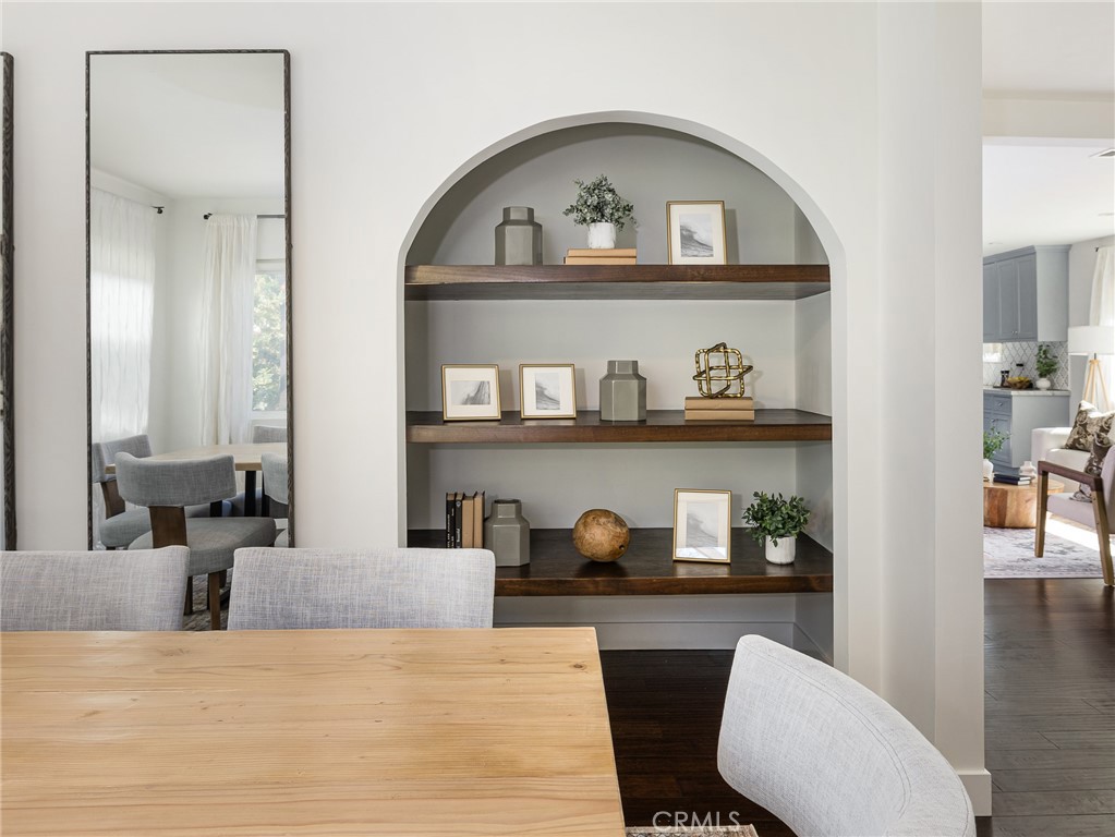 1110 Queen Anne Place Los Angeles, CA 90019 - Photo 15 of 61