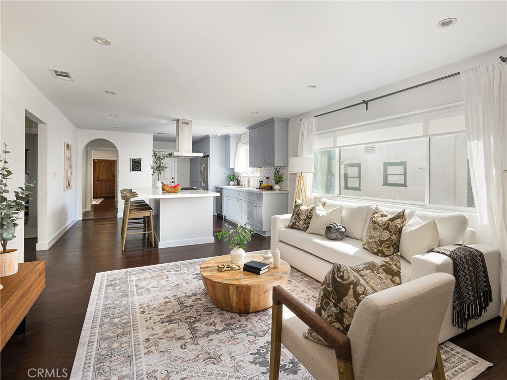 1110 Queen Anne Place Los Angeles, CA 90019 - Photo 17 of 61