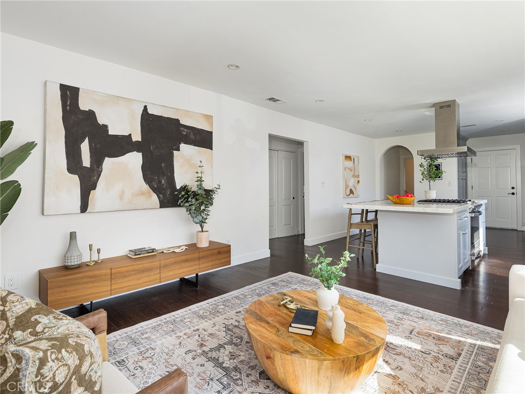 1110 Queen Anne Place Los Angeles, CA 90019 - Photo 18 of 61