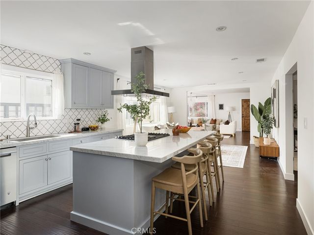 $1,895,000 | 1110 Queen Anne Place, Los Angeles, CA 90019