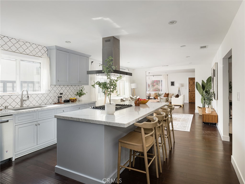 1110 Queen Anne Place Los Angeles, CA 90019 - Photo 21 of 61