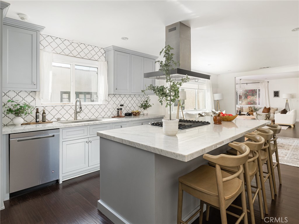 1110 Queen Anne Place Los Angeles, CA 90019 - Photo 24 of 61