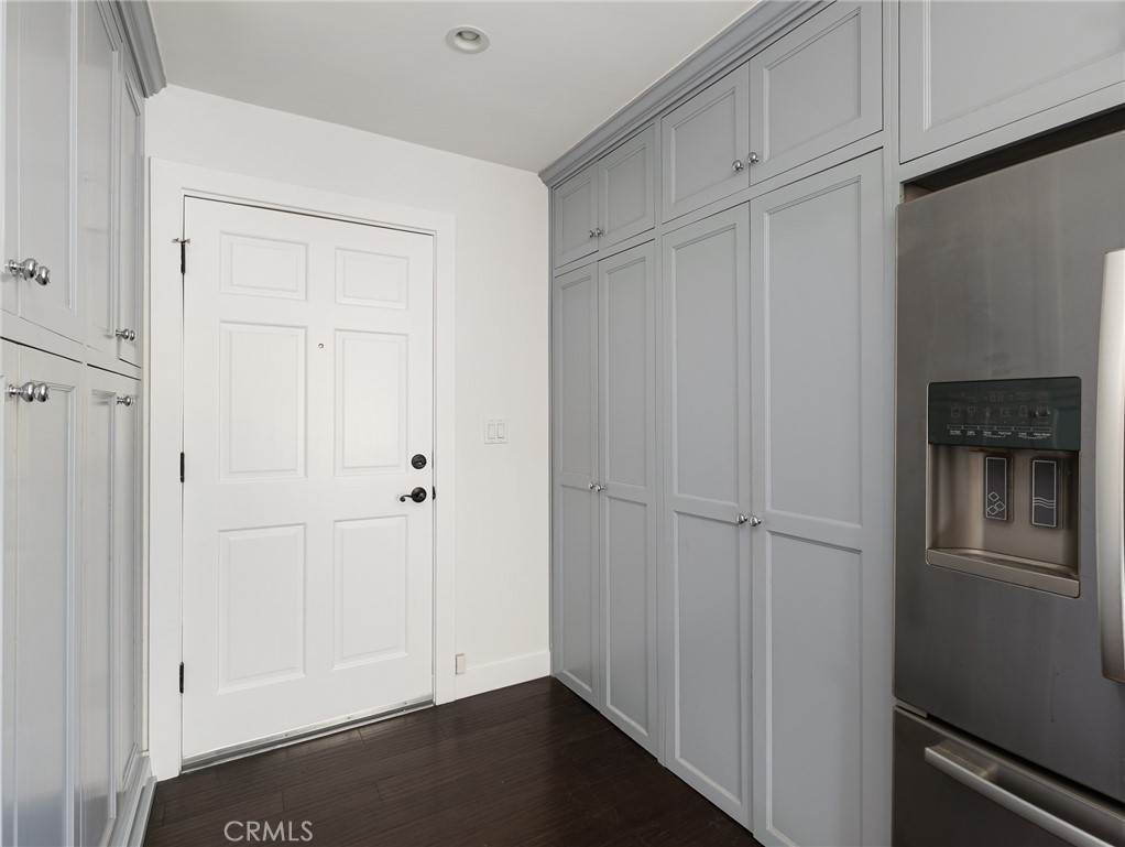 1110 Queen Anne Place Los Angeles, CA 90019 - Photo 28 of 61