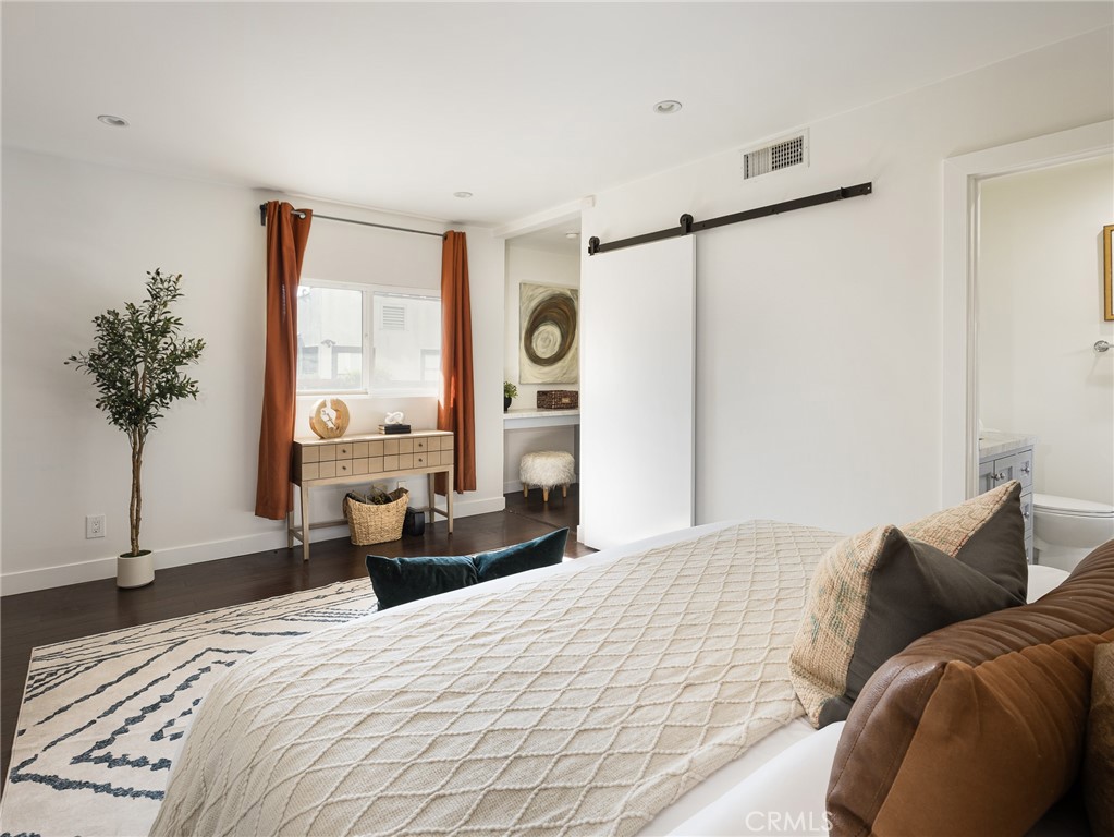 1110 Queen Anne Place Los Angeles, CA 90019 - Photo 32 of 61