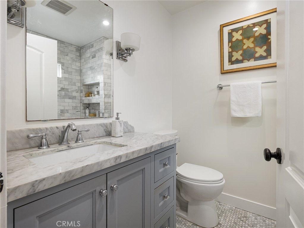 1110 Queen Anne Place Los Angeles, CA 90019 - Photo 33 of 61