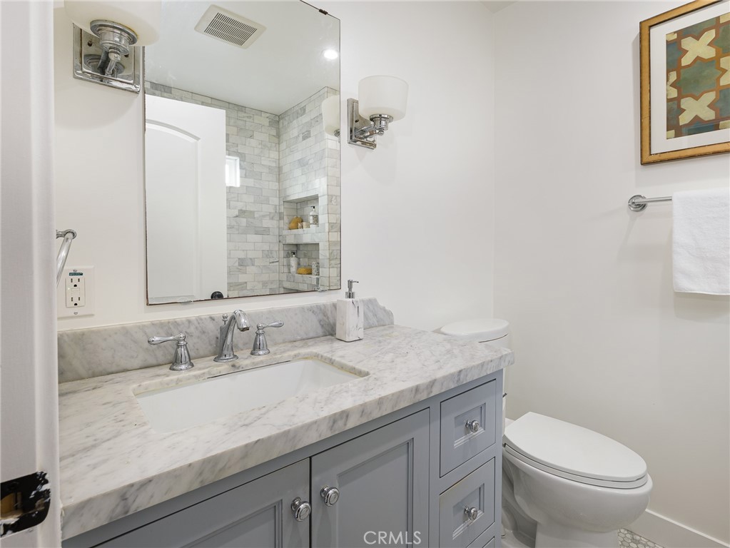 1110 Queen Anne Place Los Angeles, CA 90019 - Photo 34 of 61