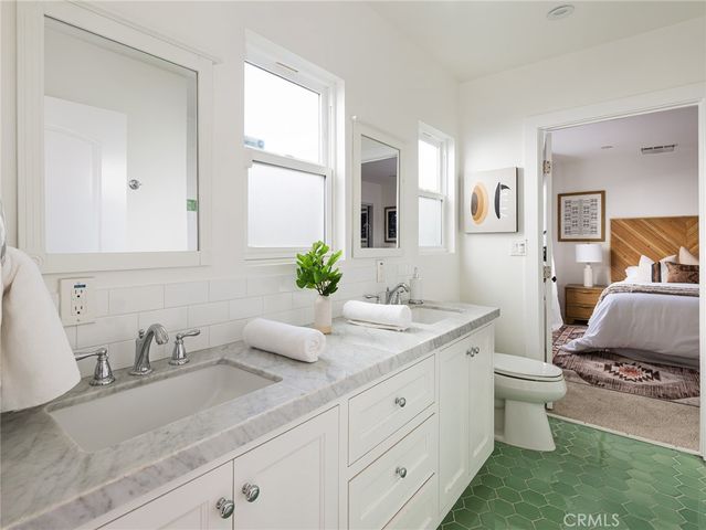 $1,895,000 | 1110 Queen Anne Place, Los Angeles, CA 90019