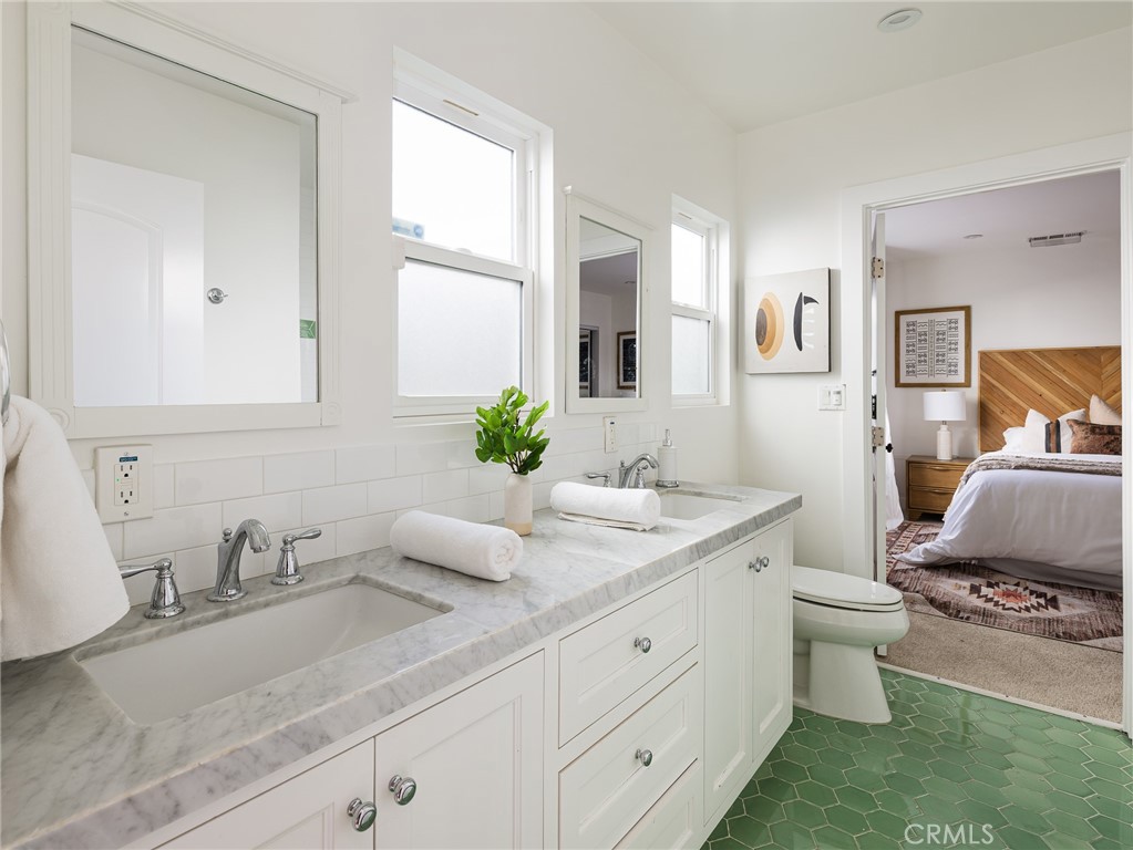 1110 Queen Anne Place Los Angeles, CA 90019 - Photo 39 of 61