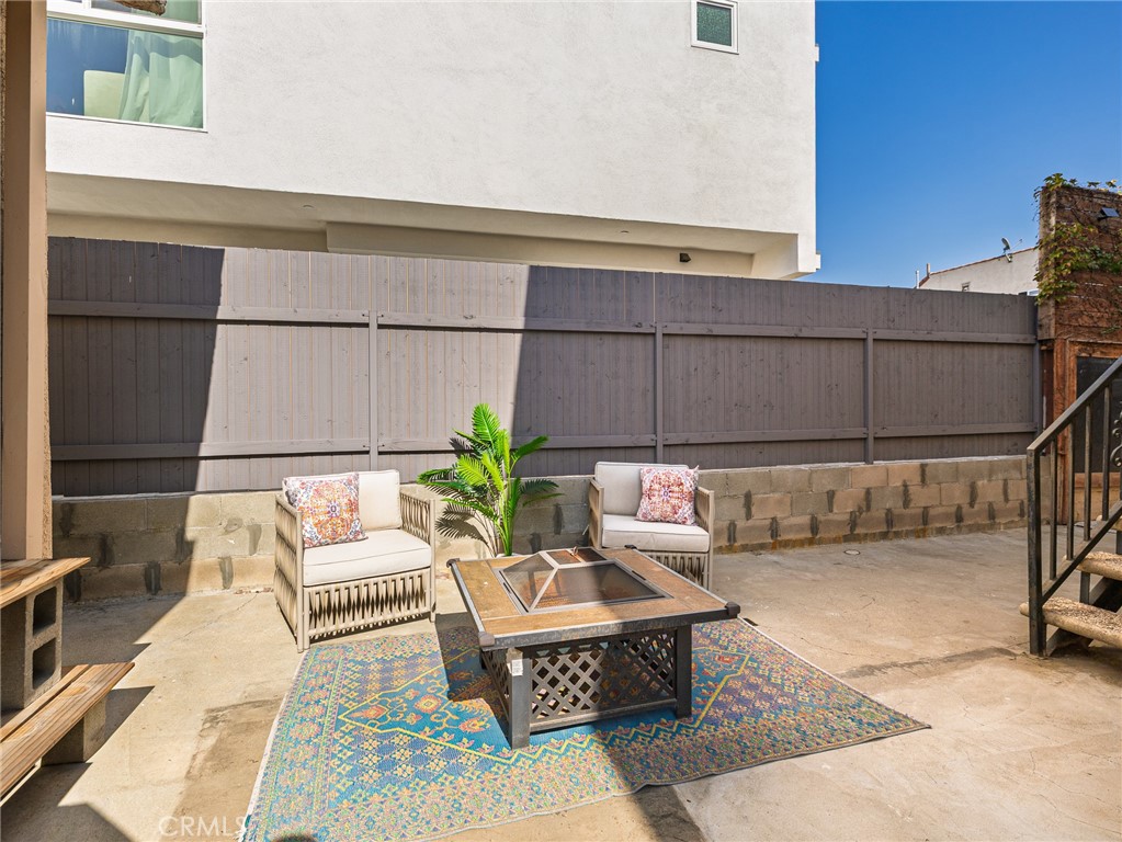 1110 Queen Anne Place Los Angeles, CA 90019 - Photo 45 of 61