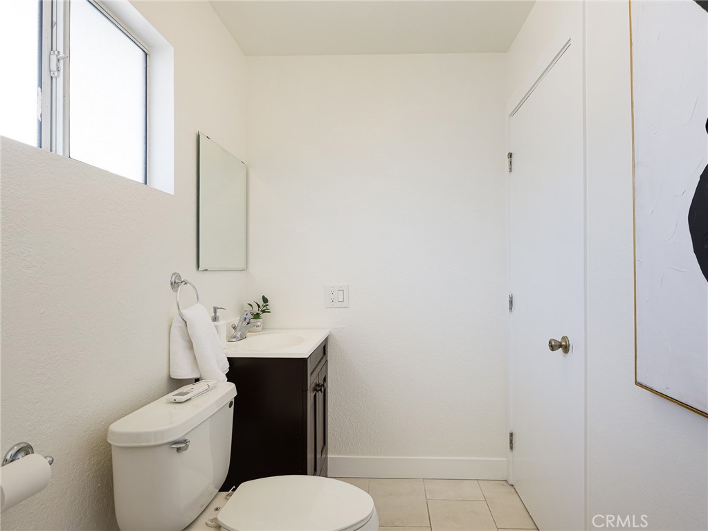 1110 Queen Anne Place Los Angeles, CA 90019 - Photo 52 of 61