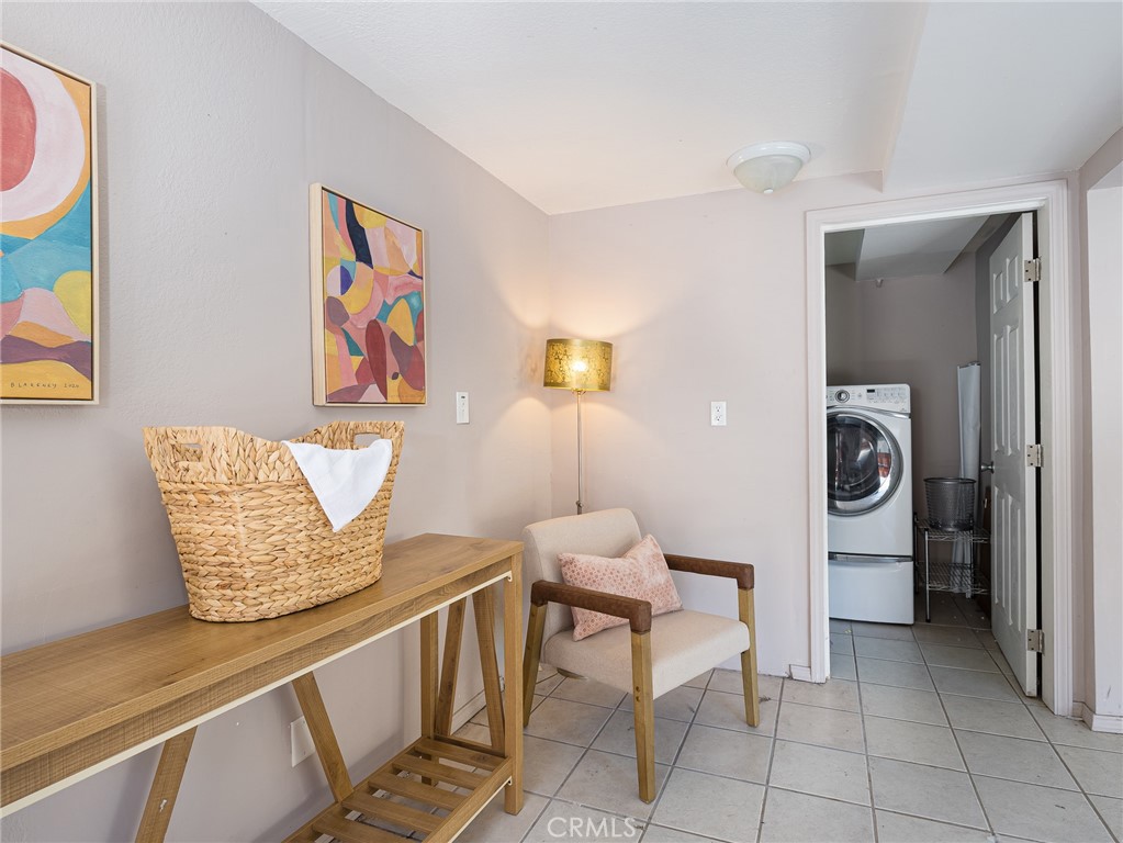 1110 Queen Anne Place Los Angeles, CA 90019 - Photo 55 of 61