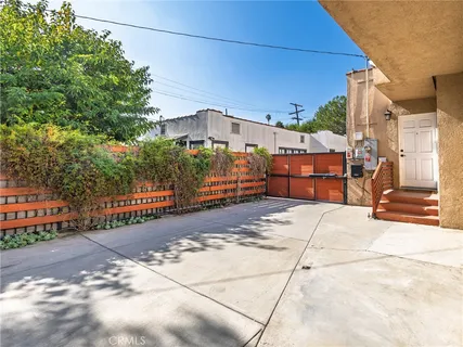 $1,895,000 | 1110 Queen Anne Place, Los Angeles, CA 90019