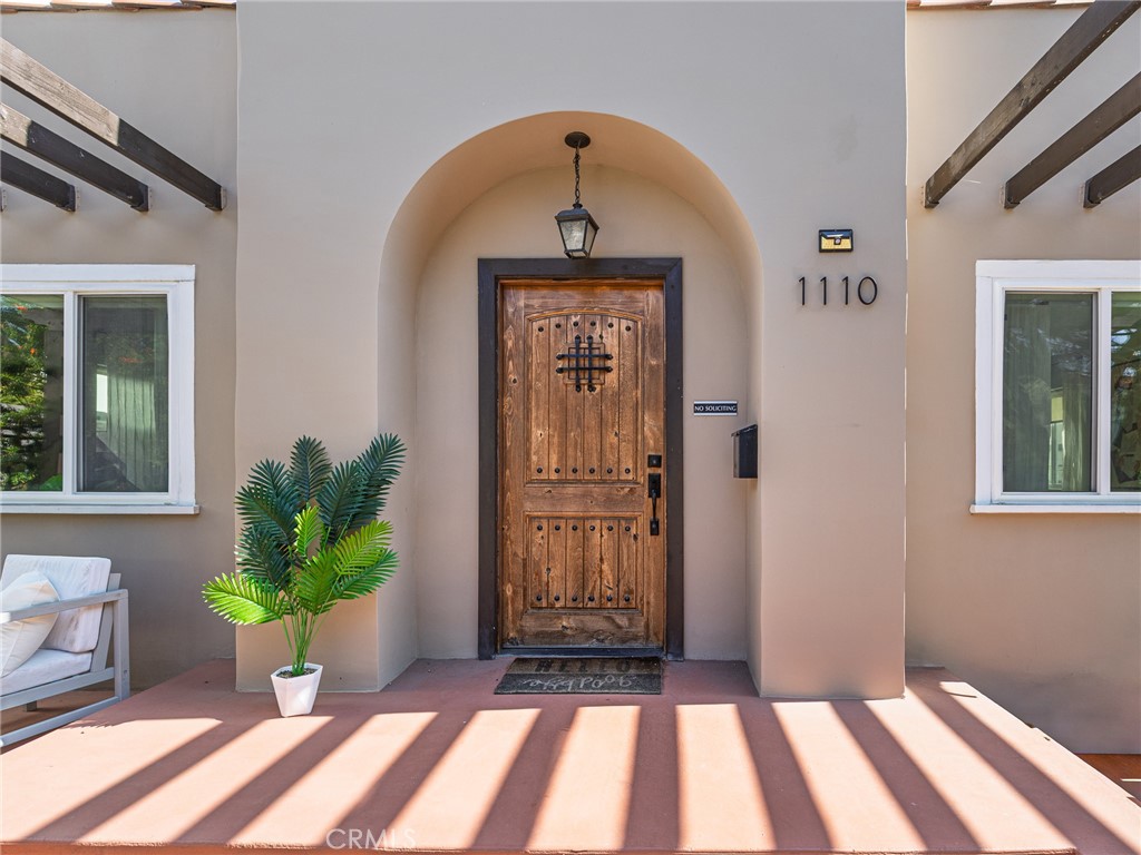 1110 Queen Anne Place Los Angeles, CA 90019 - Photo 6 of 61