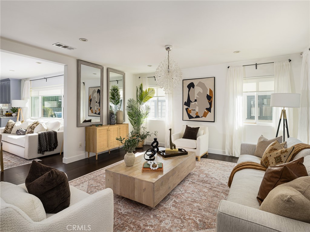 1110 Queen Anne Place Los Angeles, CA 90019 - Photo 7 of 61