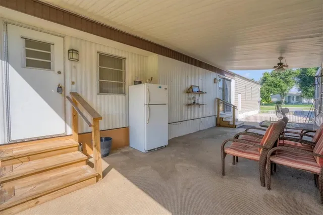 a view of entryway livingroom and hall