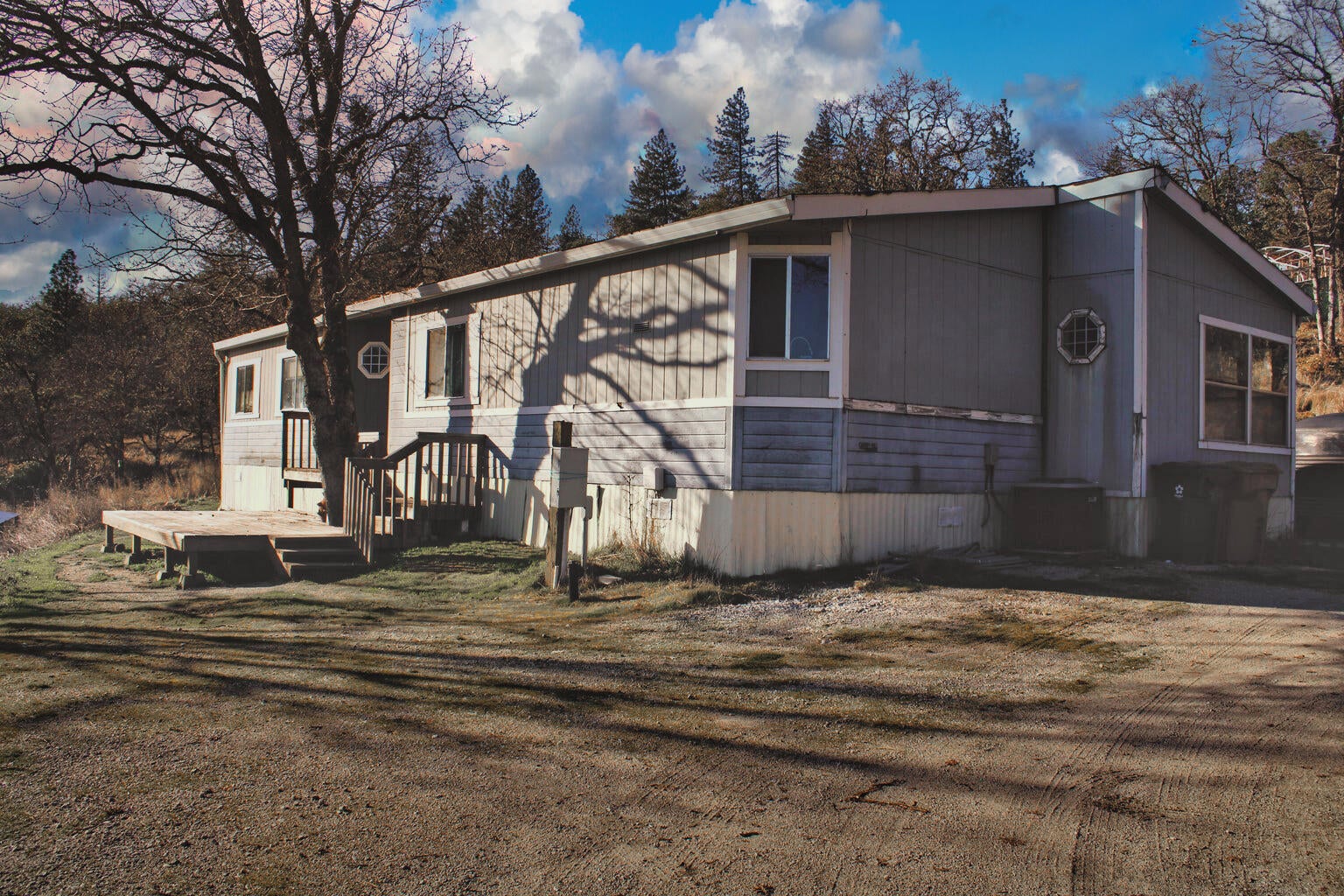 7251 Hugo Road Grants Pass, OR 97526 - Photo 2 of 13 20230214220021529572000000-o