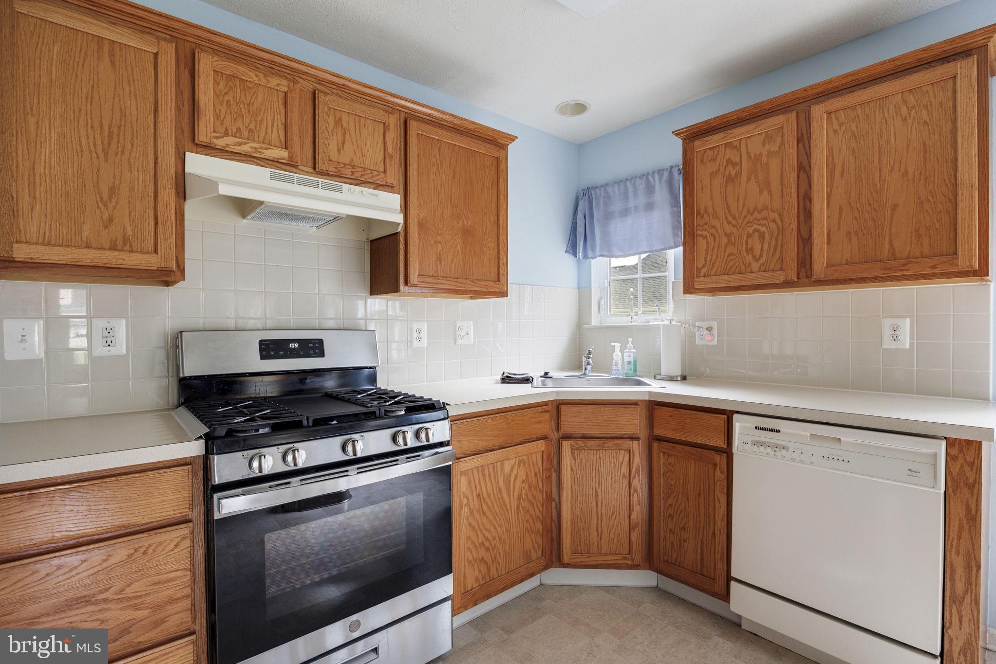 34 Maple Leaf Circle Sewell, NJ 08080 - Photo 13 of 28