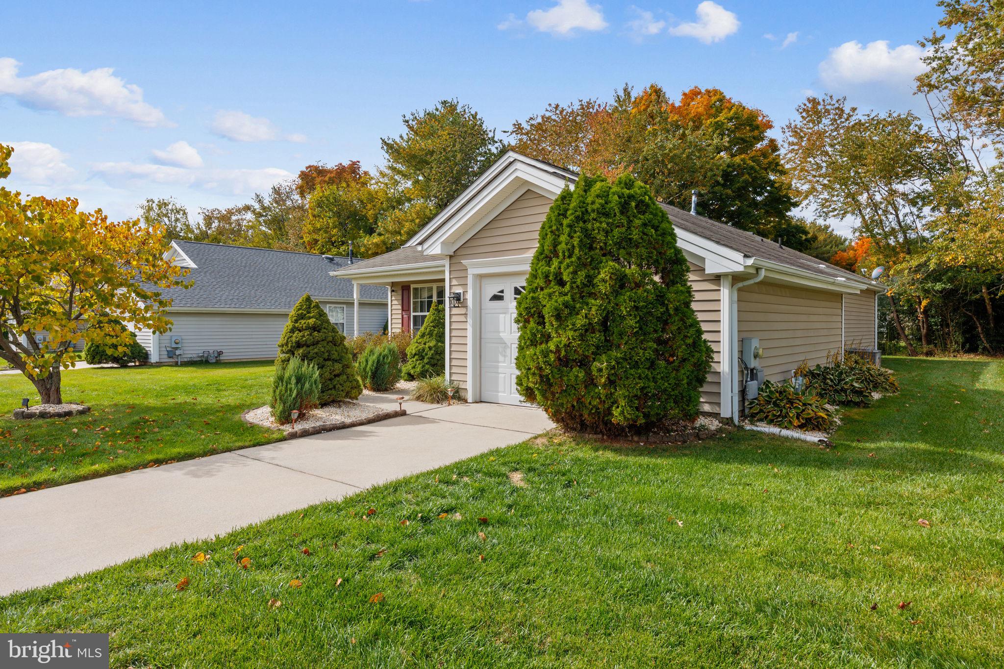 34 Maple Leaf Circle Sewell, NJ 08080 - Photo 3 of 28