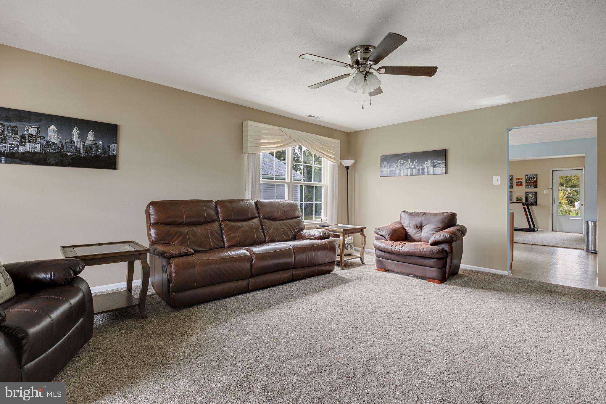 34 Maple Leaf Circle Sewell, NJ 08080 - Photo 8 of 28 Living Room/Dining Room combo