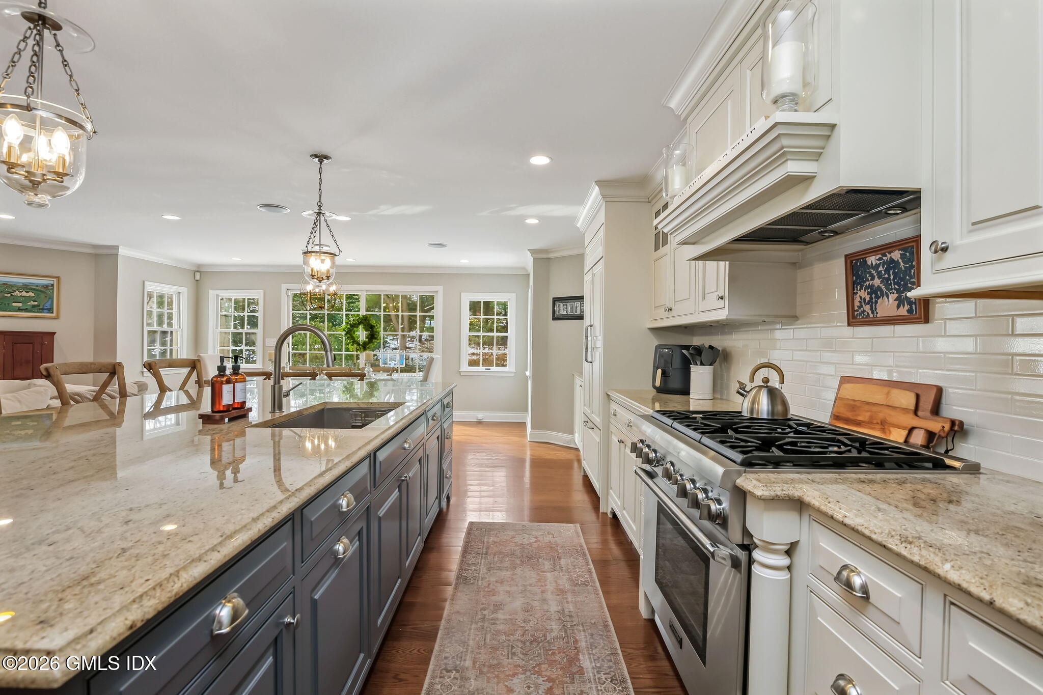 10 Verona Drive Riverside, CT 06878 - Photo 5 of 31 6-web-or-mls-10-verona-dr