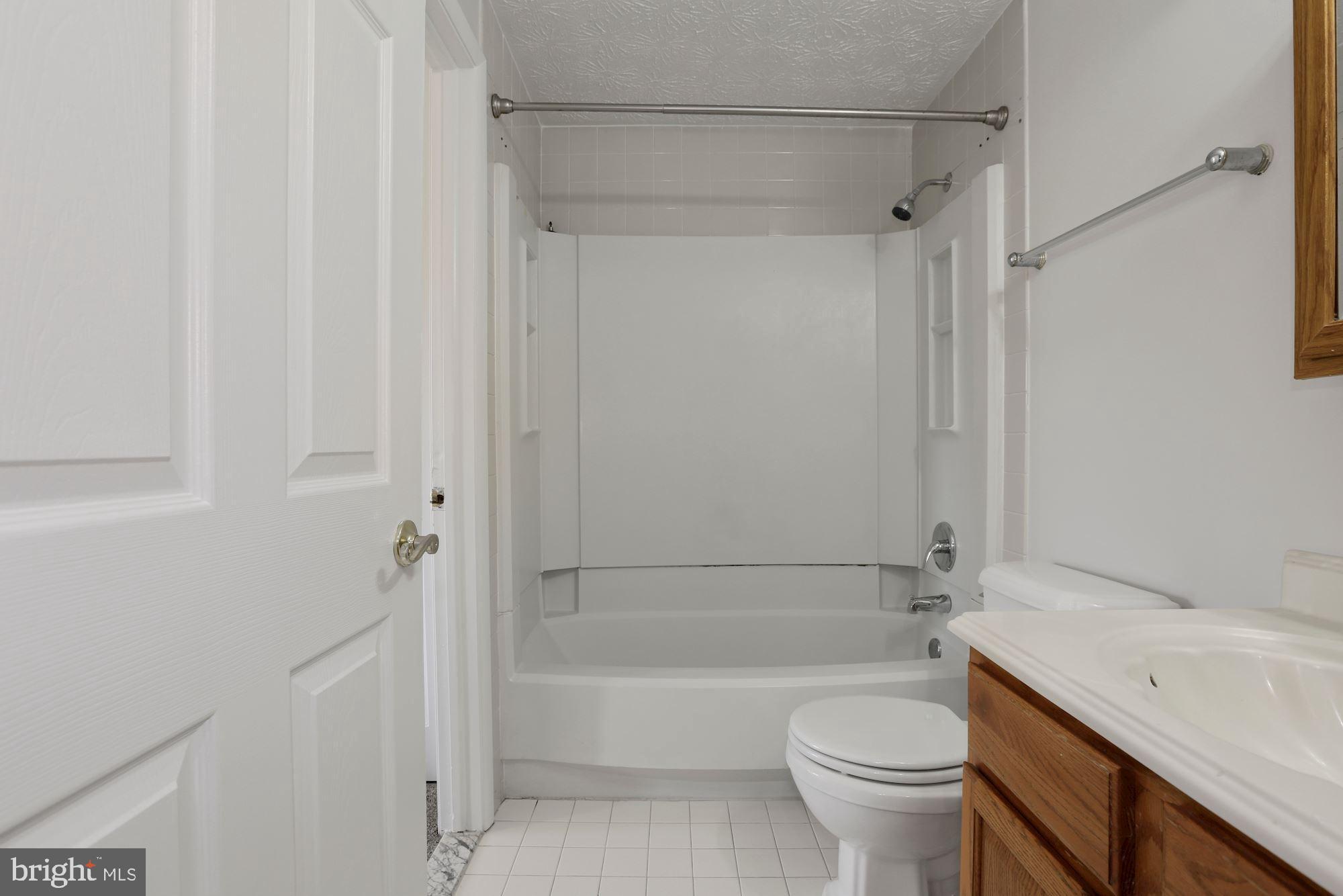 3740 Castle Terrace, Unit 120145 Silver Spring, MD 20904 - Photo 22 of 35 Hallway Full Bath