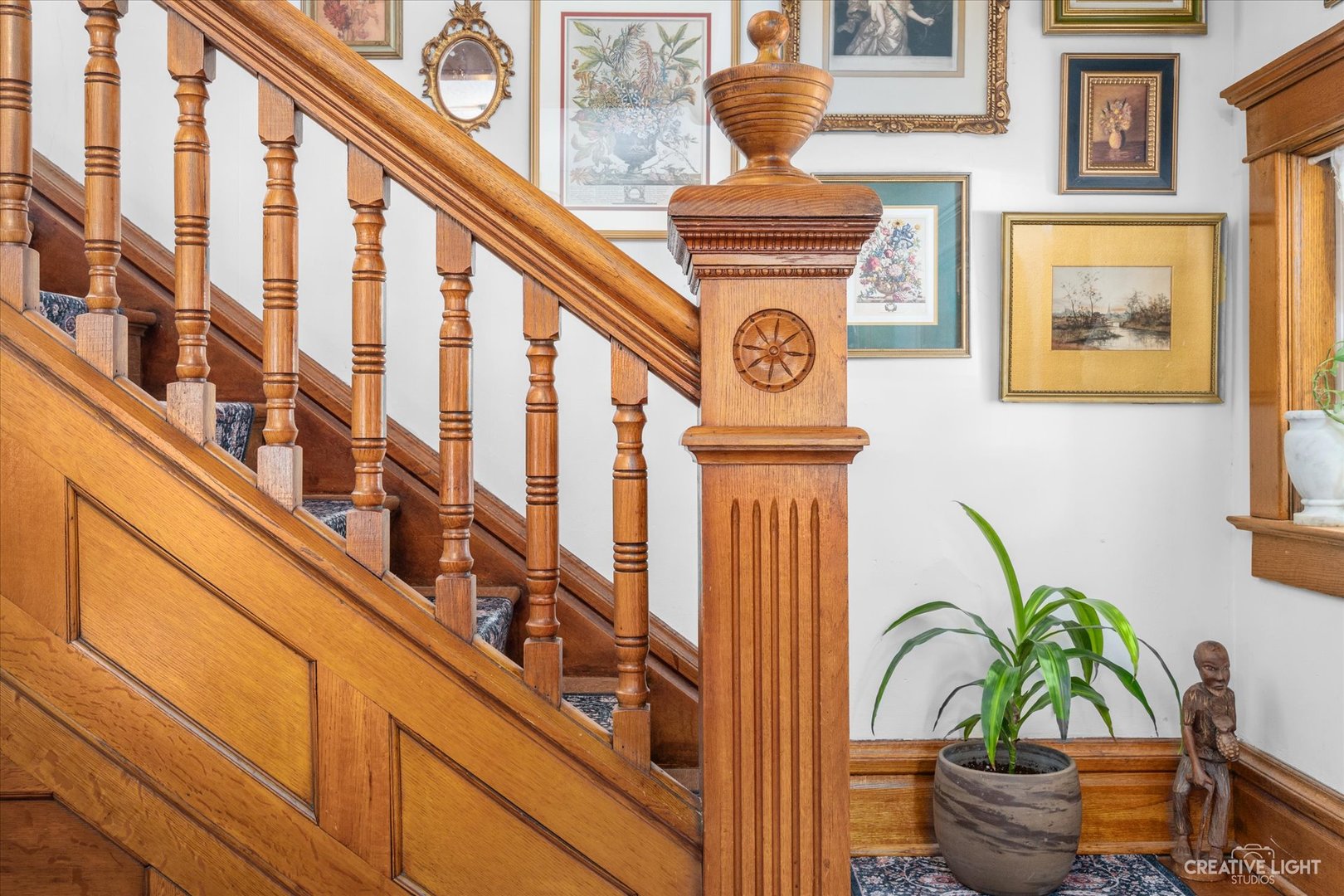 322 East 3rd Street Dixon, IL 61021 - Photo 11 of 30 a view of entryway with paintings on the wall
