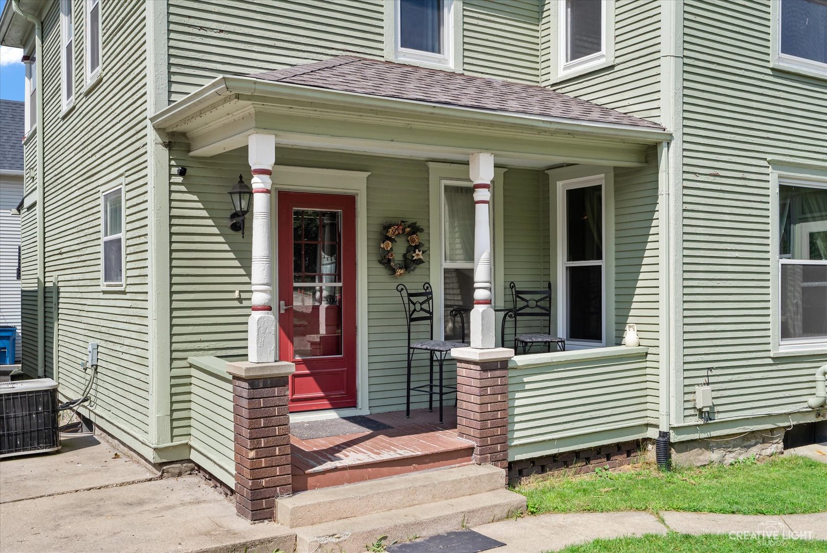 322 East 3rd Street Dixon, IL 61021 - Photo 26 of 30 a front view of a house