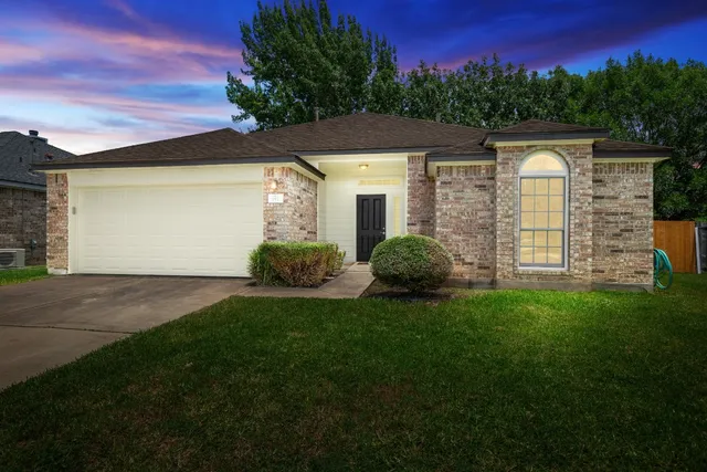 $355,000 | 157 Meadowlark Circle, Georgetown, TX 78626