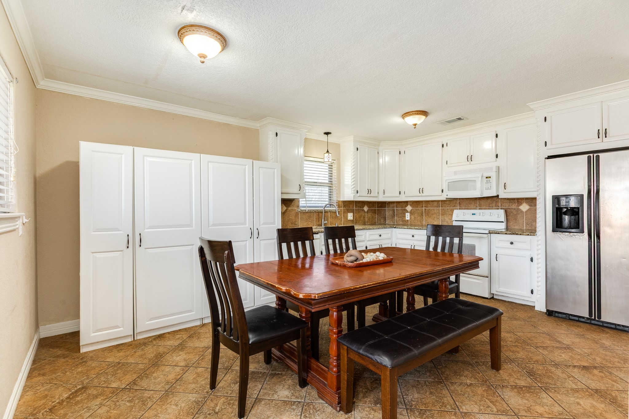 1112 West Mulberry Street Angleton, TX 77515 - Photo 7 of 20