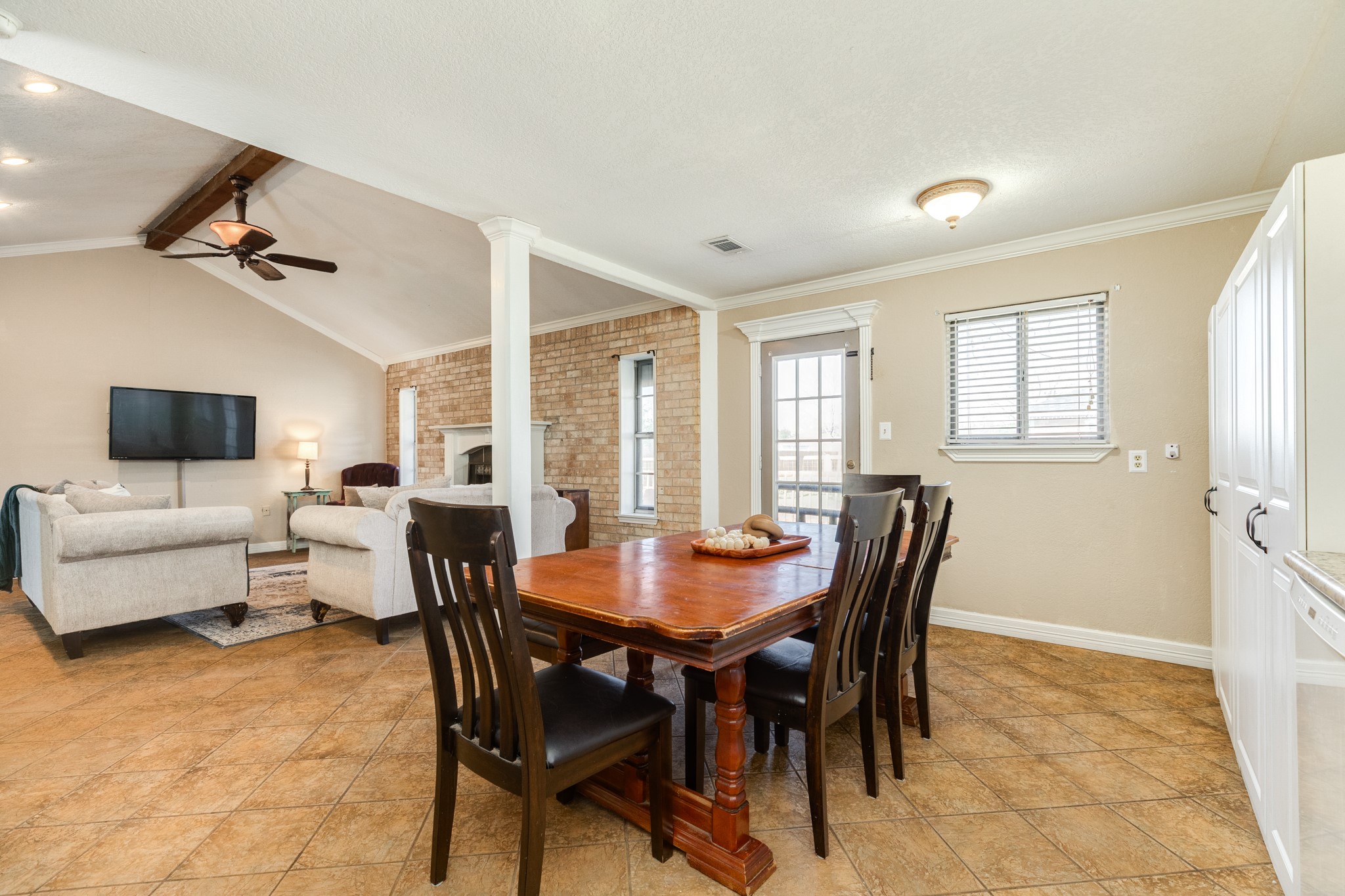 1112 West Mulberry Street Angleton, TX 77515 - Photo 10 of 20