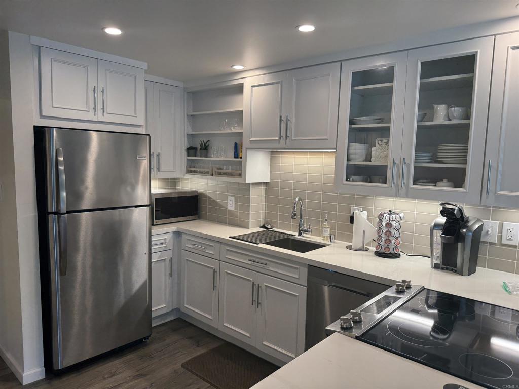 2005 Costa Del Mar Road, Unit 606 Carlsbad, CA 92009 - Photo 5 of 22 Kitchen