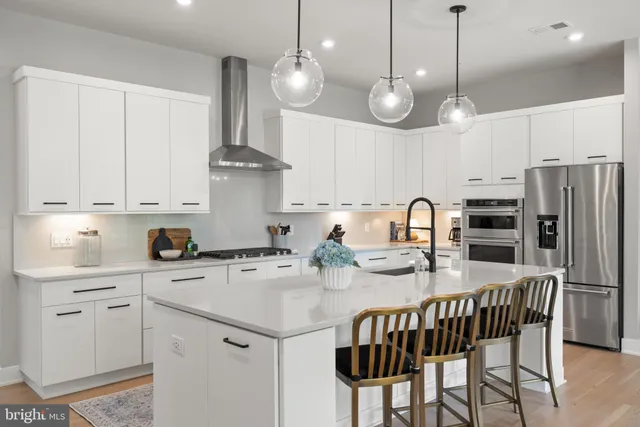 $970,000 | 43442 Croson Lane, Unit 100, Ashburn, VA 20148