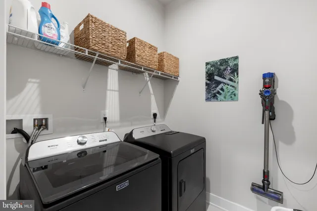 $970,000 | 43442 Croson Lane, Unit 100, Ashburn, VA 20148