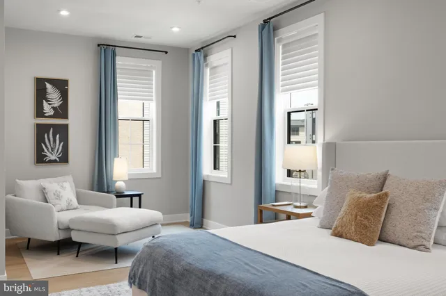 $970,000 | 43442 Croson Lane, Unit 100, Ashburn, VA 20148