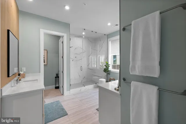 $970,000 | 43442 Croson Lane, Unit 100, Ashburn, VA 20148