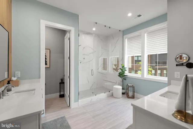 $970,000 | 43442 Croson Lane, Unit 100, Ashburn, VA 20148