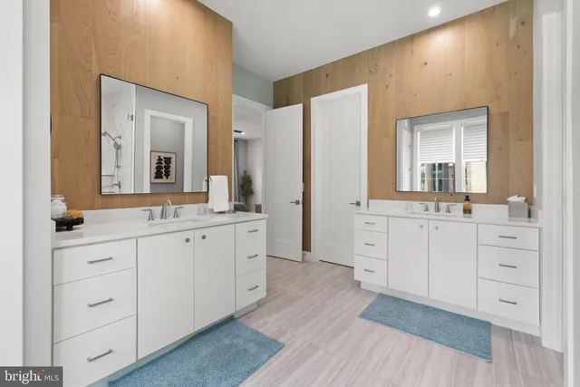 $970,000 | 43442 Croson Lane, Unit 100, Ashburn, VA 20148