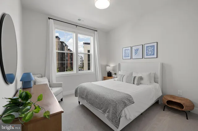 $970,000 | 43442 Croson Lane, Unit 100, Ashburn, VA 20148