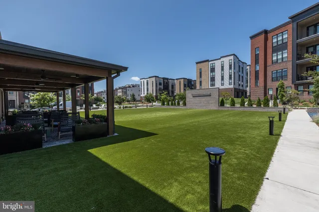 $970,000 | 43442 Croson Lane, Unit 100, Ashburn, VA 20148