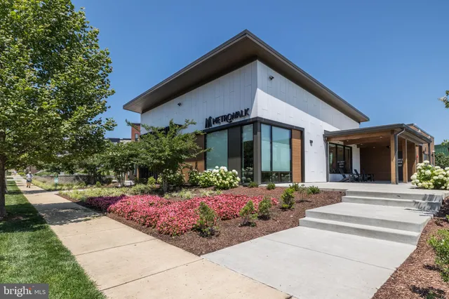 $970,000 | 43442 Croson Lane, Unit 100, Ashburn, VA 20148