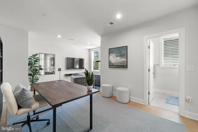 $970,000 | 43442 Croson Lane, Unit 100, Ashburn, VA 20148