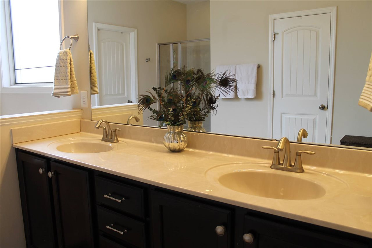 3018 Red Grape Drive Raleigh, NC 27607 - Photo 15 of 25 Master Bathroom